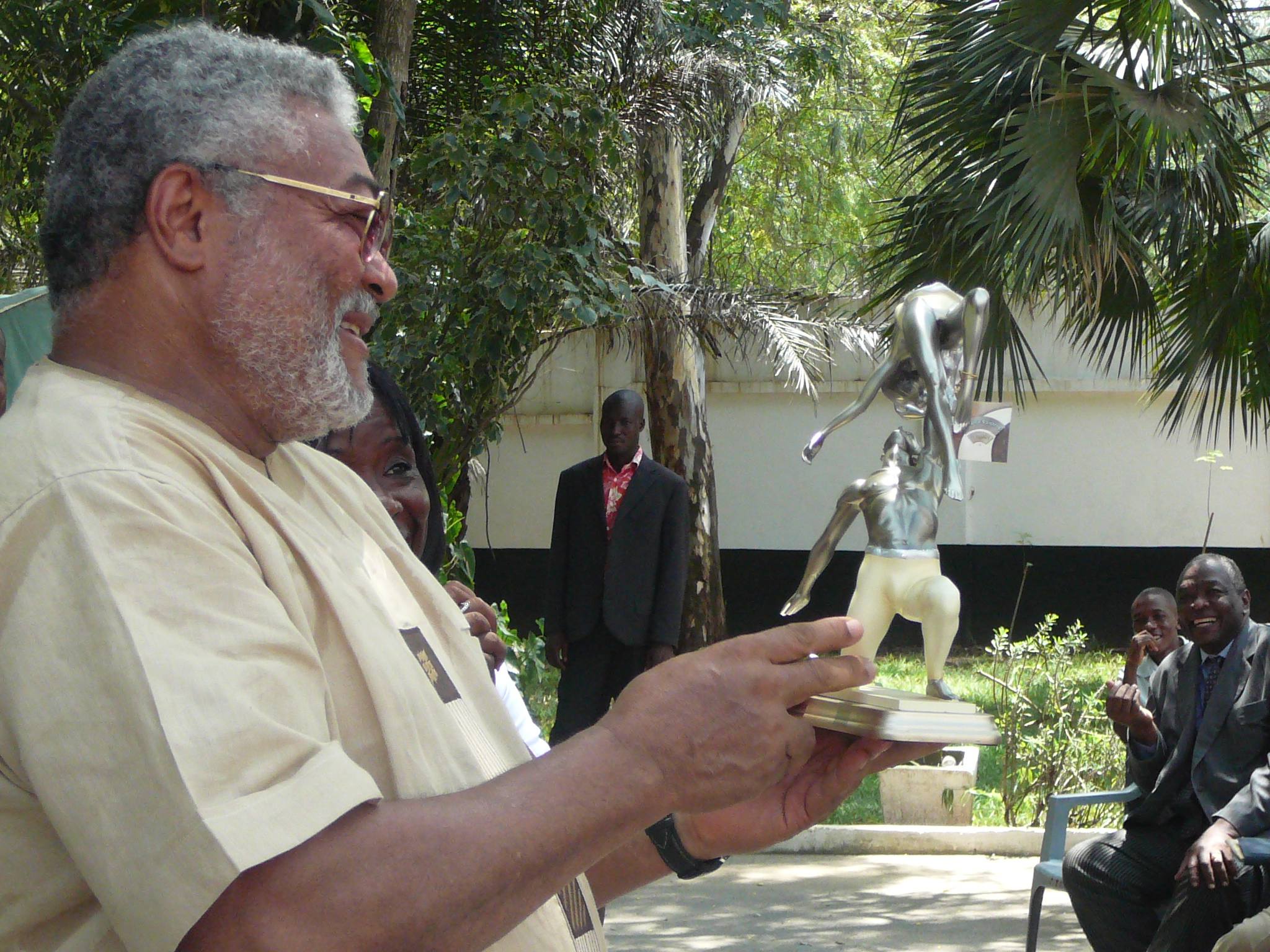 Rawlings sets record straight on land for Foundation